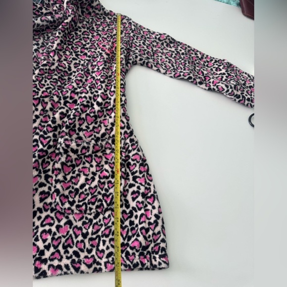 Victoria’s Secret Plush Leopard and Heart Print Robe Size XS - Picture 6 of 7